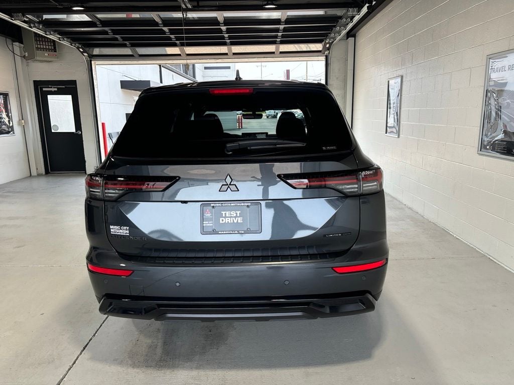 2026 Mitsubishi Outlander LE
