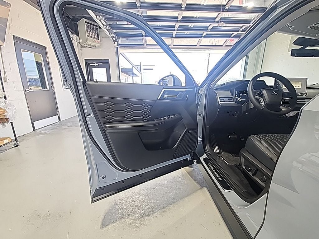 2026 Mitsubishi Outlander PHEV SEL
