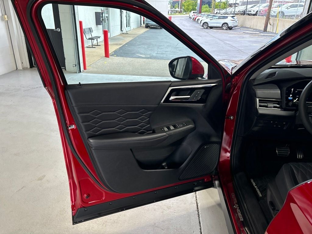2026 Mitsubishi Outlander PHEV SEL