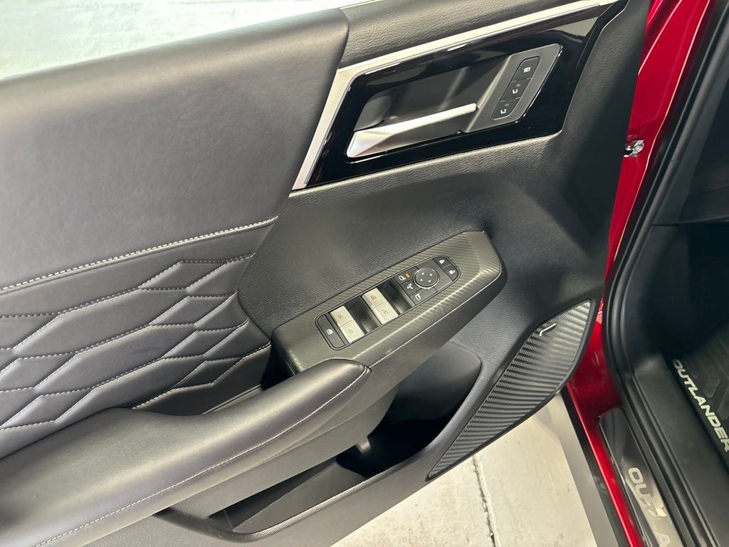 2026 Mitsubishi Outlander PHEV SEL