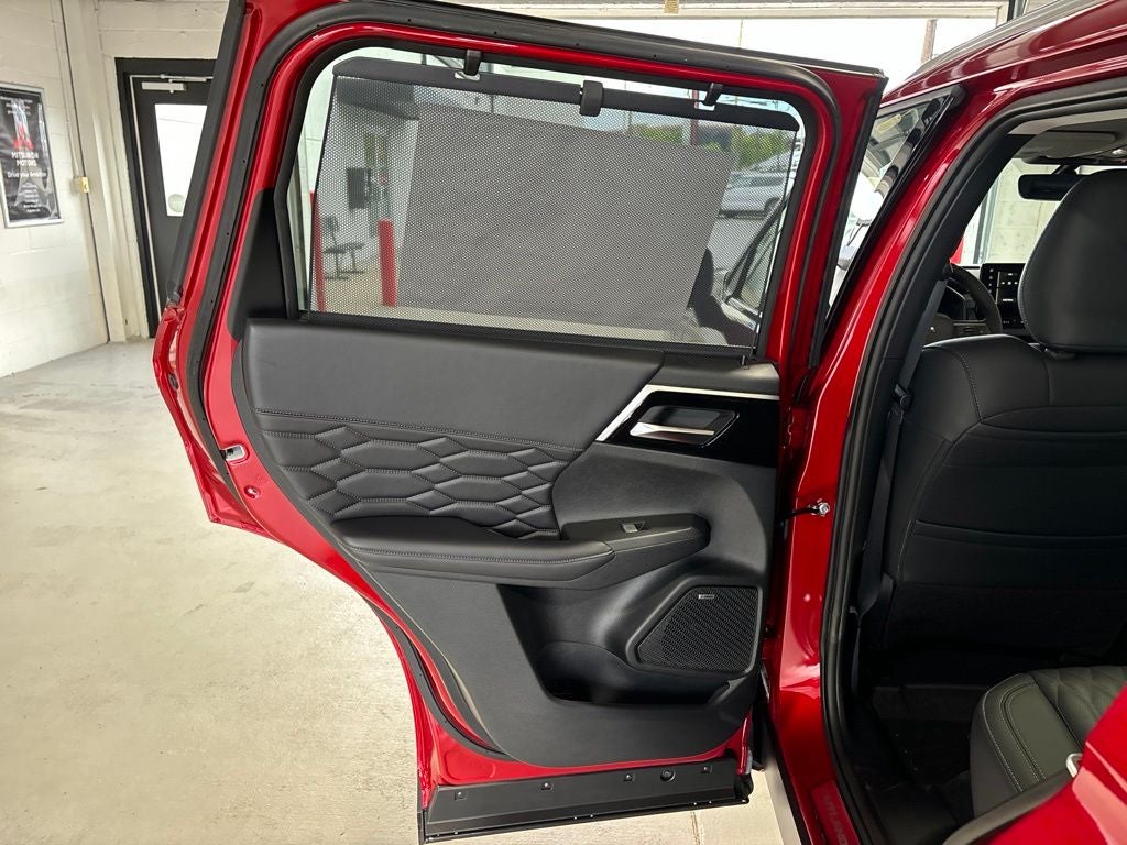 2026 Mitsubishi Outlander PHEV SEL