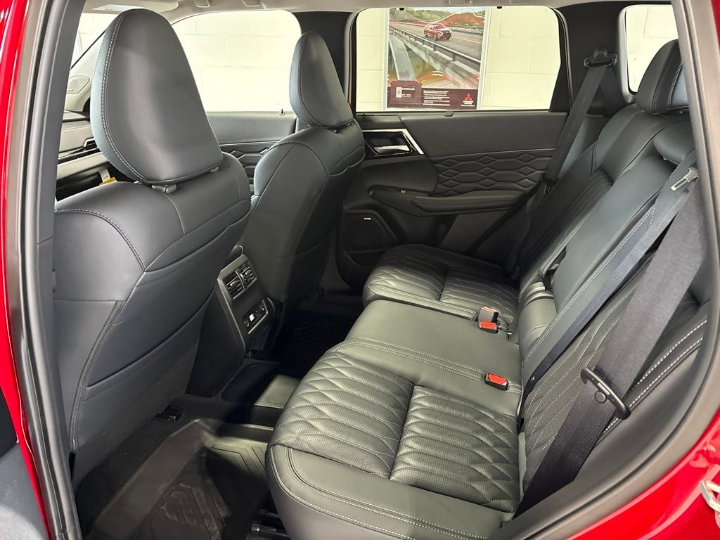 2026 Mitsubishi Outlander PHEV SEL